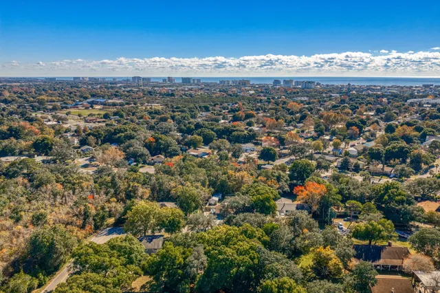 $630,000 | 425 Stahlman Avenue, Destin, FL 32541