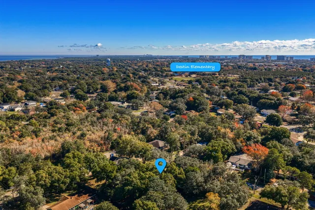 $630,000 | 425 Stahlman Avenue, Destin, FL 32541