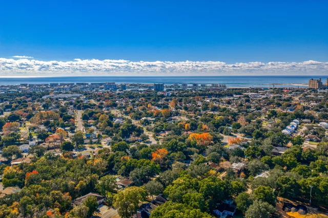 $630,000 | 425 Stahlman Avenue, Destin, FL 32541