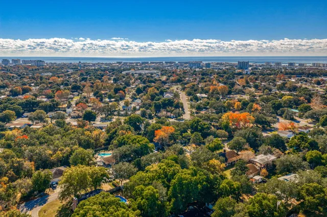 $630,000 | 425 Stahlman Avenue, Destin, FL 32541