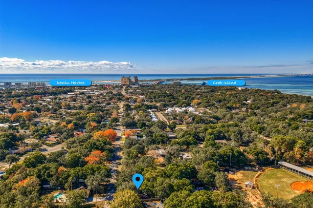 $630,000 | 425 Stahlman Avenue, Destin, FL 32541