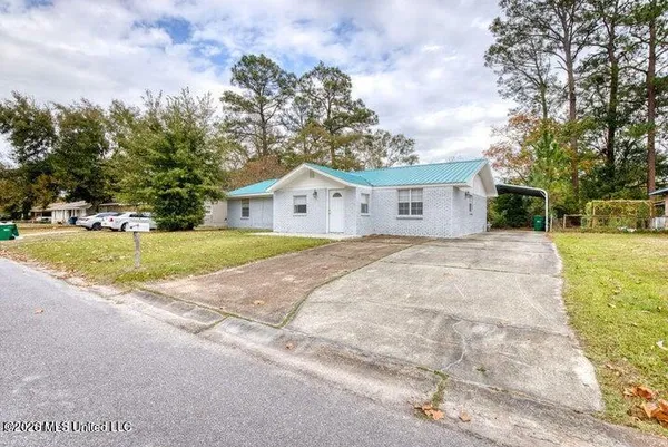 $1,600 | 6616 Columbus Circle, Ocean Springs, MS 39564