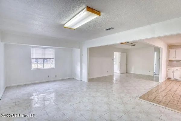 $1,600 | 6616 Columbus Circle, Ocean Springs, MS 39564