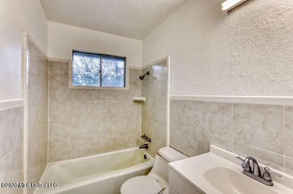 $1,600 | 6616 Columbus Circle, Ocean Springs, MS 39564