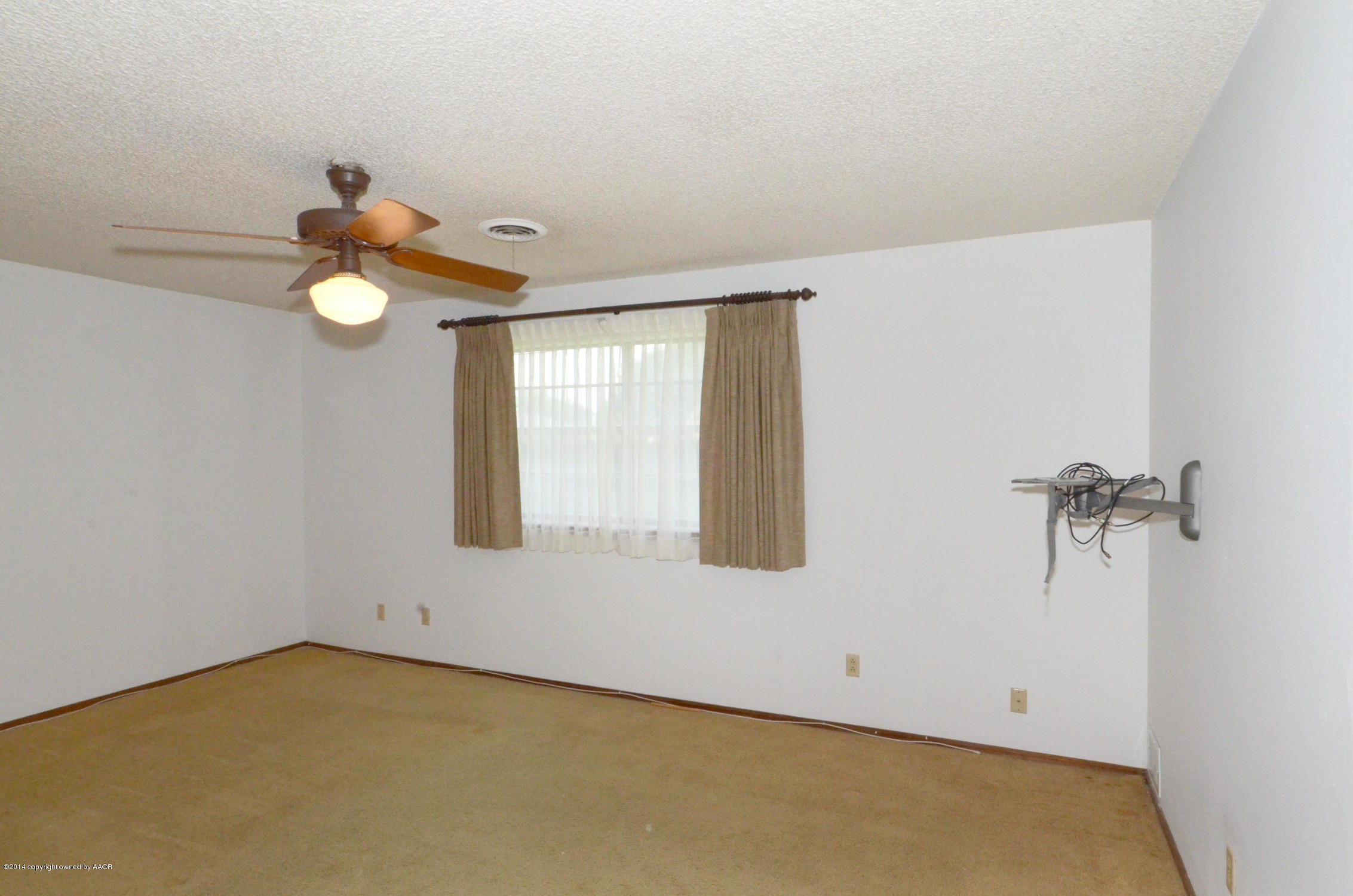 6704 Falcon Road Amarillo, TX 79109 - Photo 12 of 21 Master_Bedroom