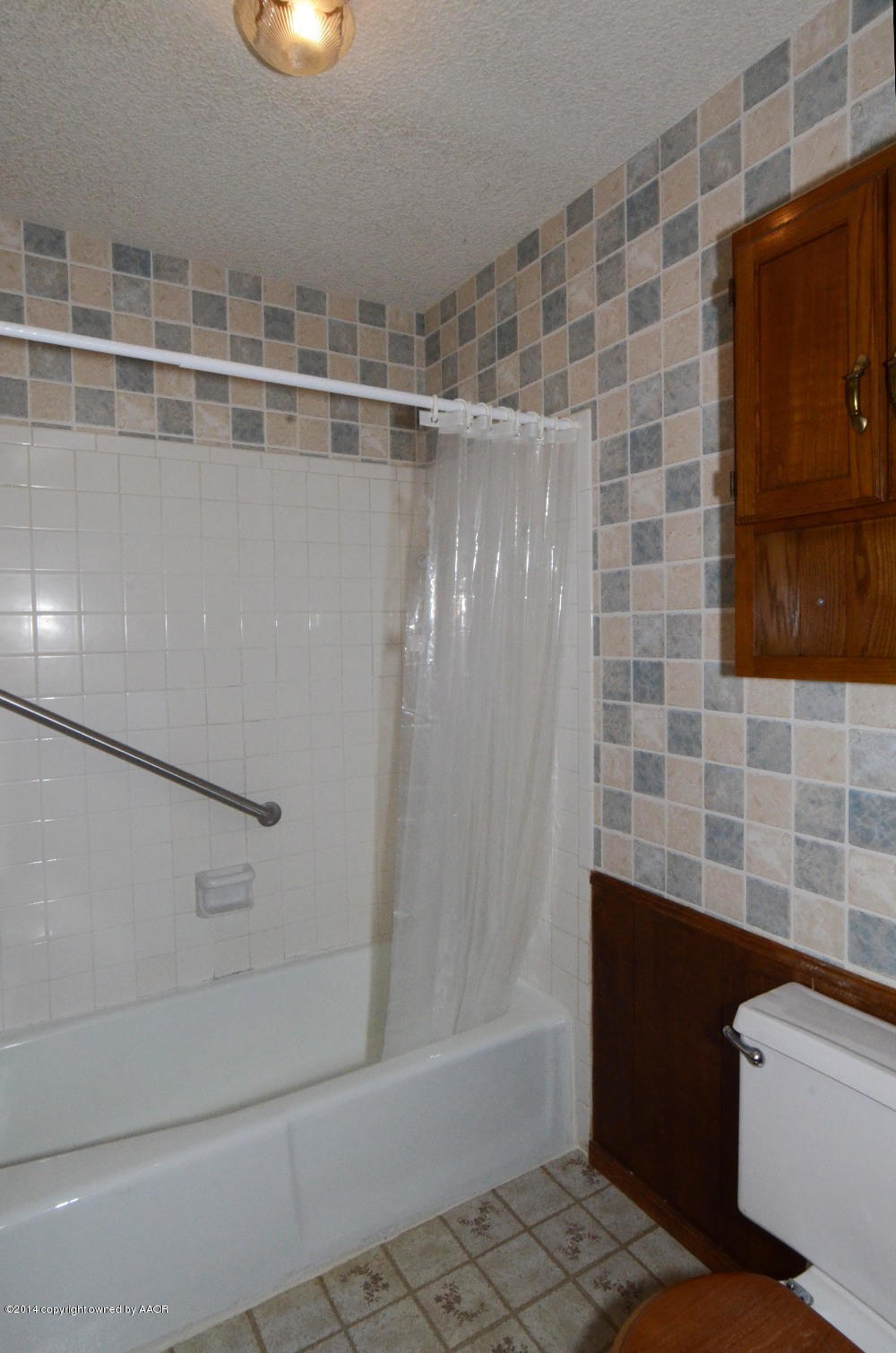 6704 Falcon Road Amarillo, TX 79109 - Photo 14 of 21 Master_Bathroom