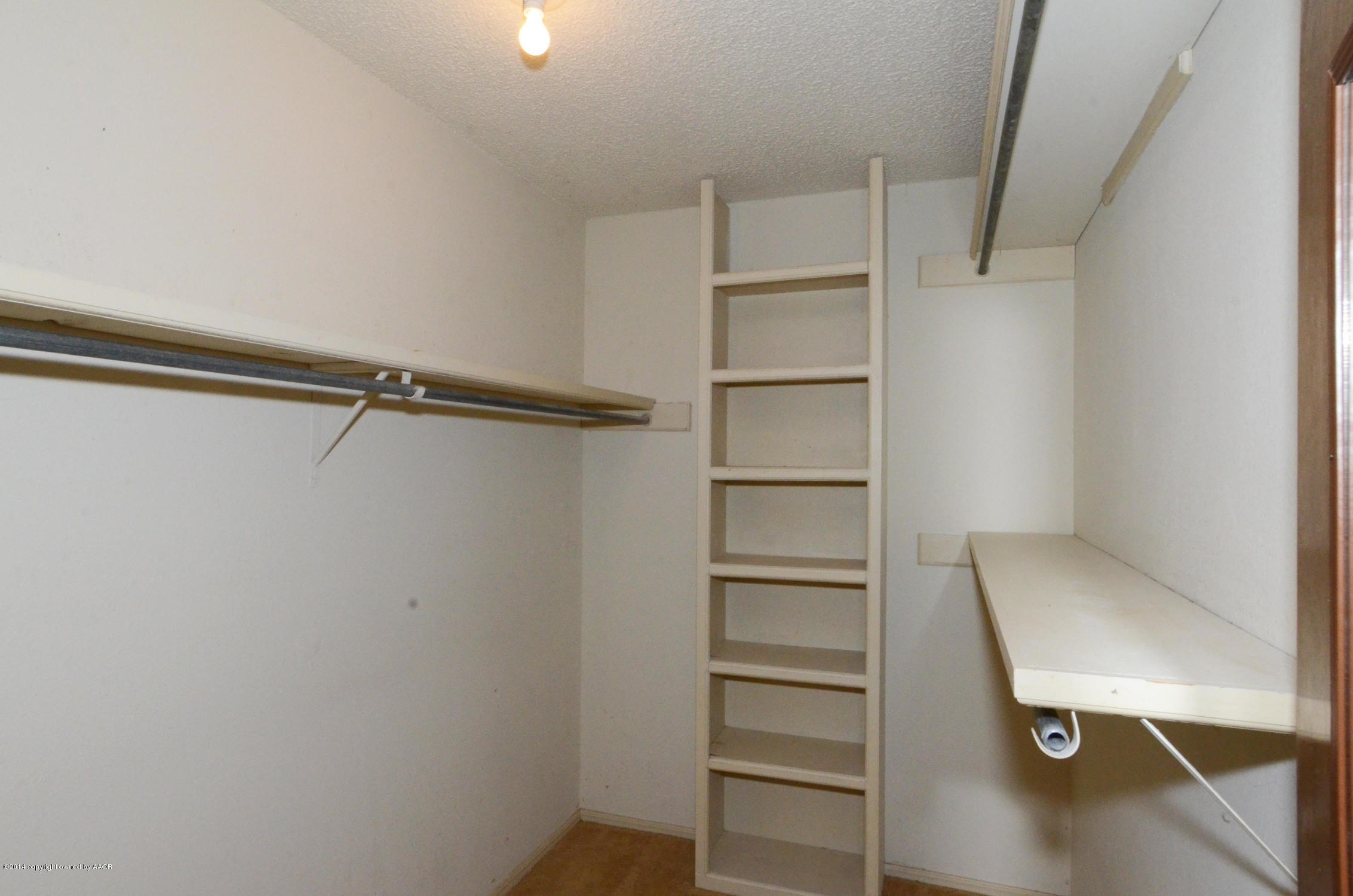 6704 Falcon Road Amarillo, TX 79109 - Photo 15 of 21 Master_Closet