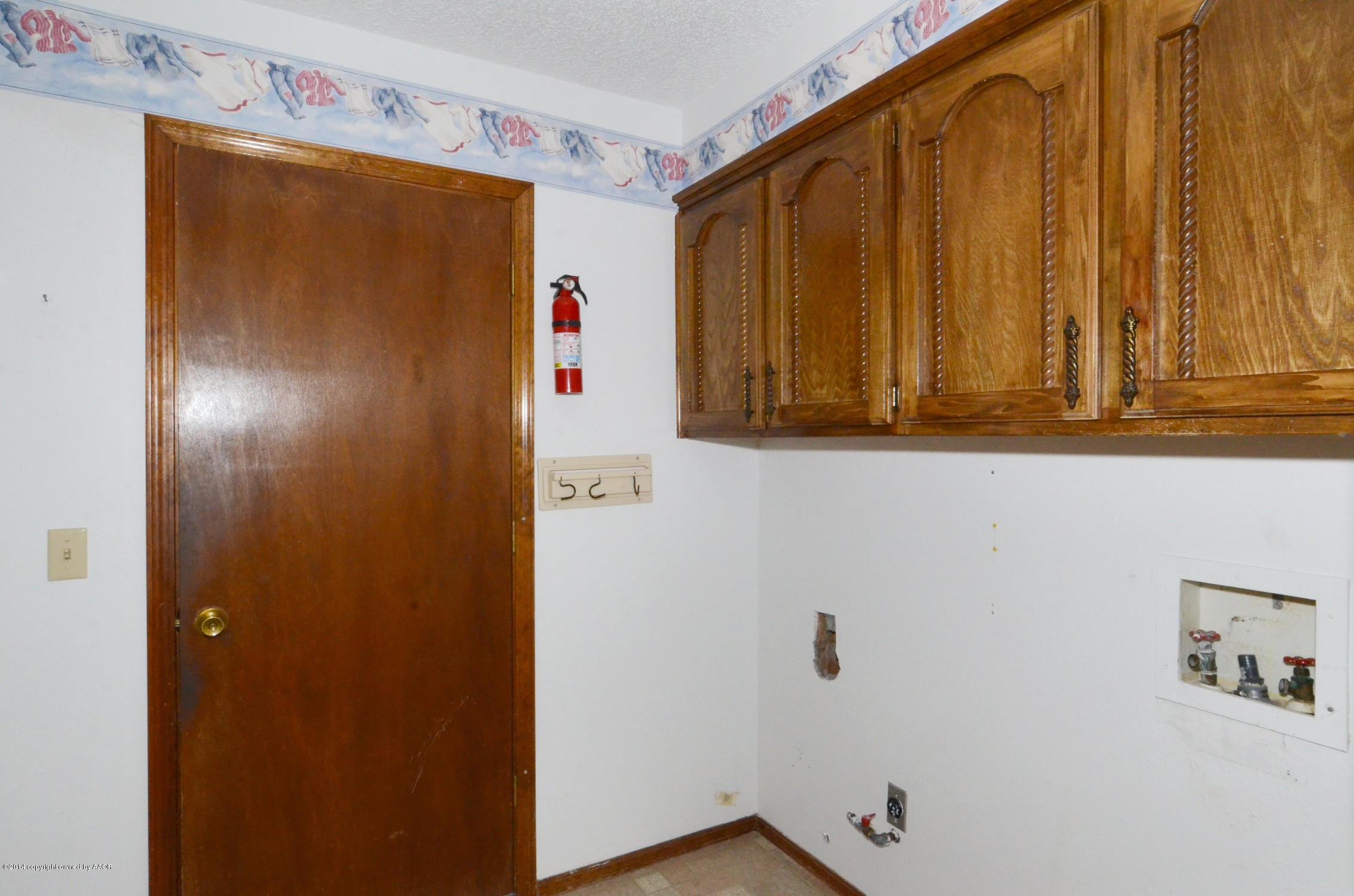6704 Falcon Road Amarillo, TX 79109 - Photo 17 of 21 Laundry_Room