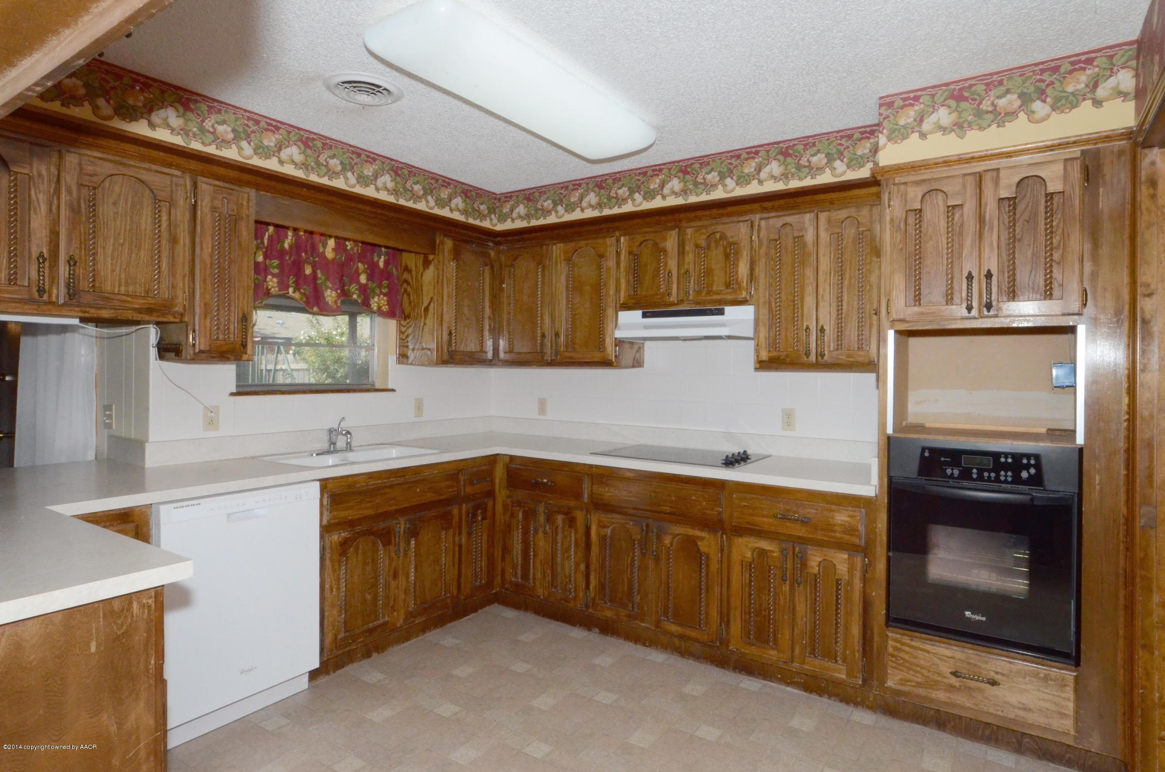 6704 Falcon Road Amarillo, TX 79109 - Photo 8 of 21 Kitchen