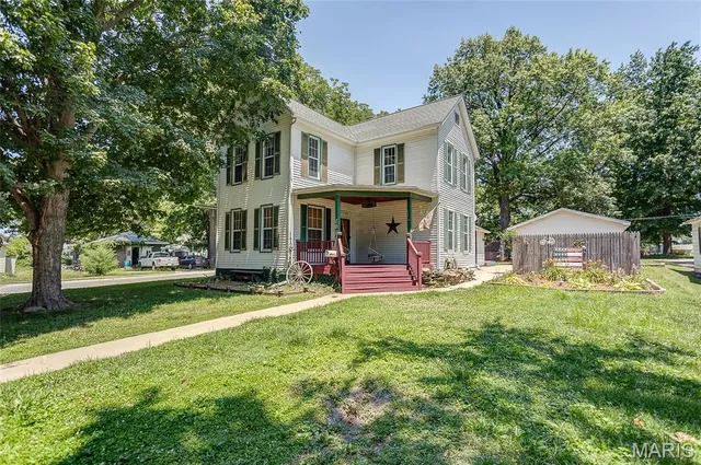 $168,000 | 101 South Grace Street, Marissa, IL 62257
