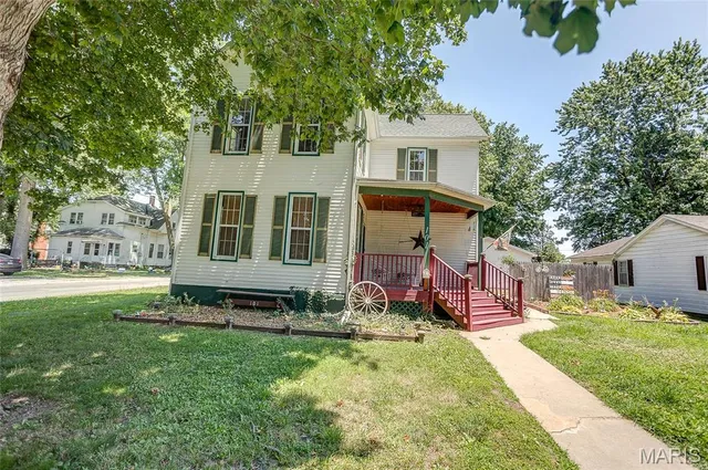 $168,000 | 101 South Grace Street, Marissa, IL 62257