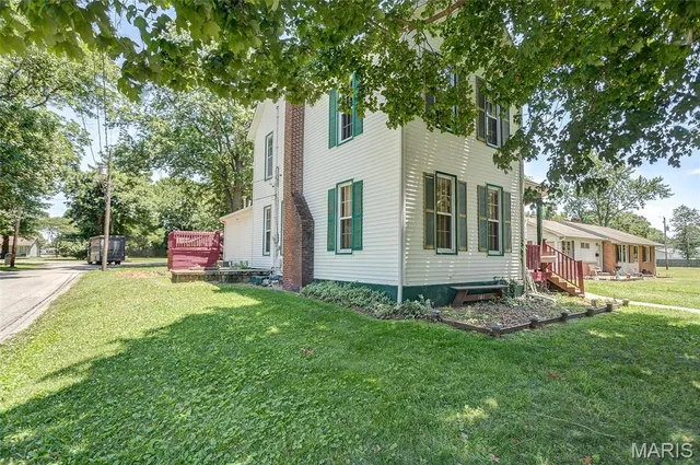 $168,000 | 101 South Grace Street, Marissa, IL 62257