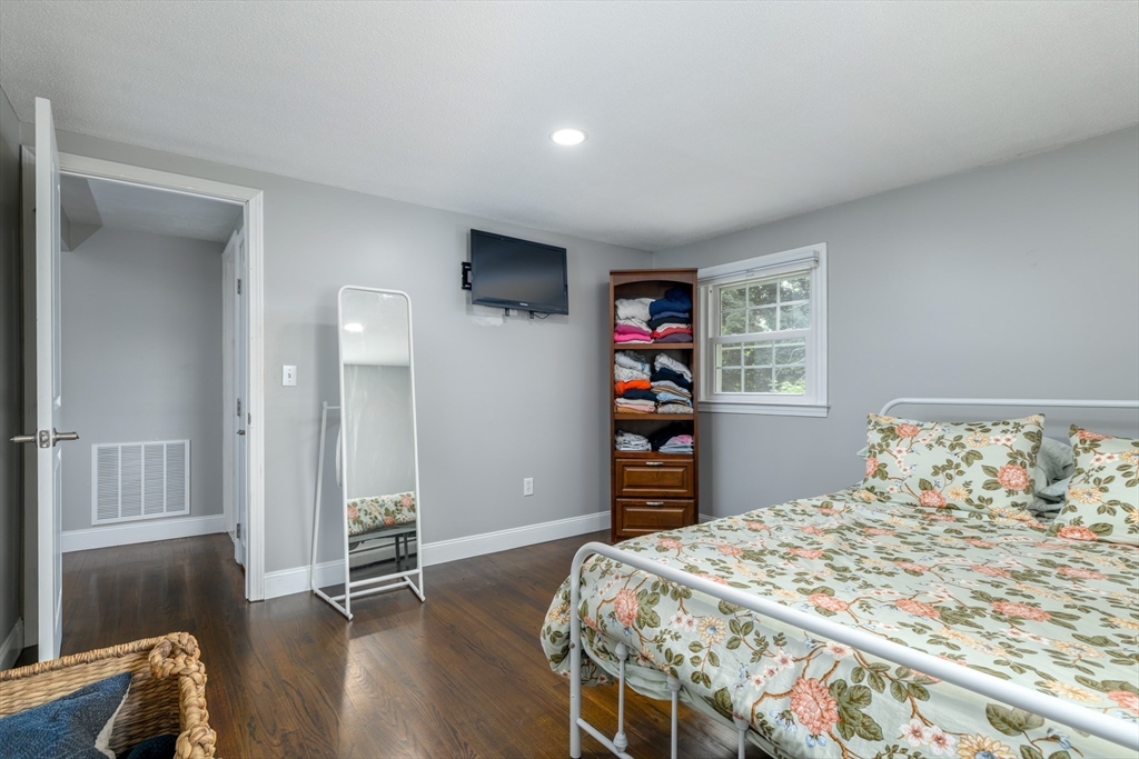 2 Crescent Terrace Ware, MA 01082 - Photo 17 of 29