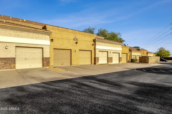 $292,000 | 12050 North Panorama Drive, Unit 106, Fountain Hills, AZ 85268