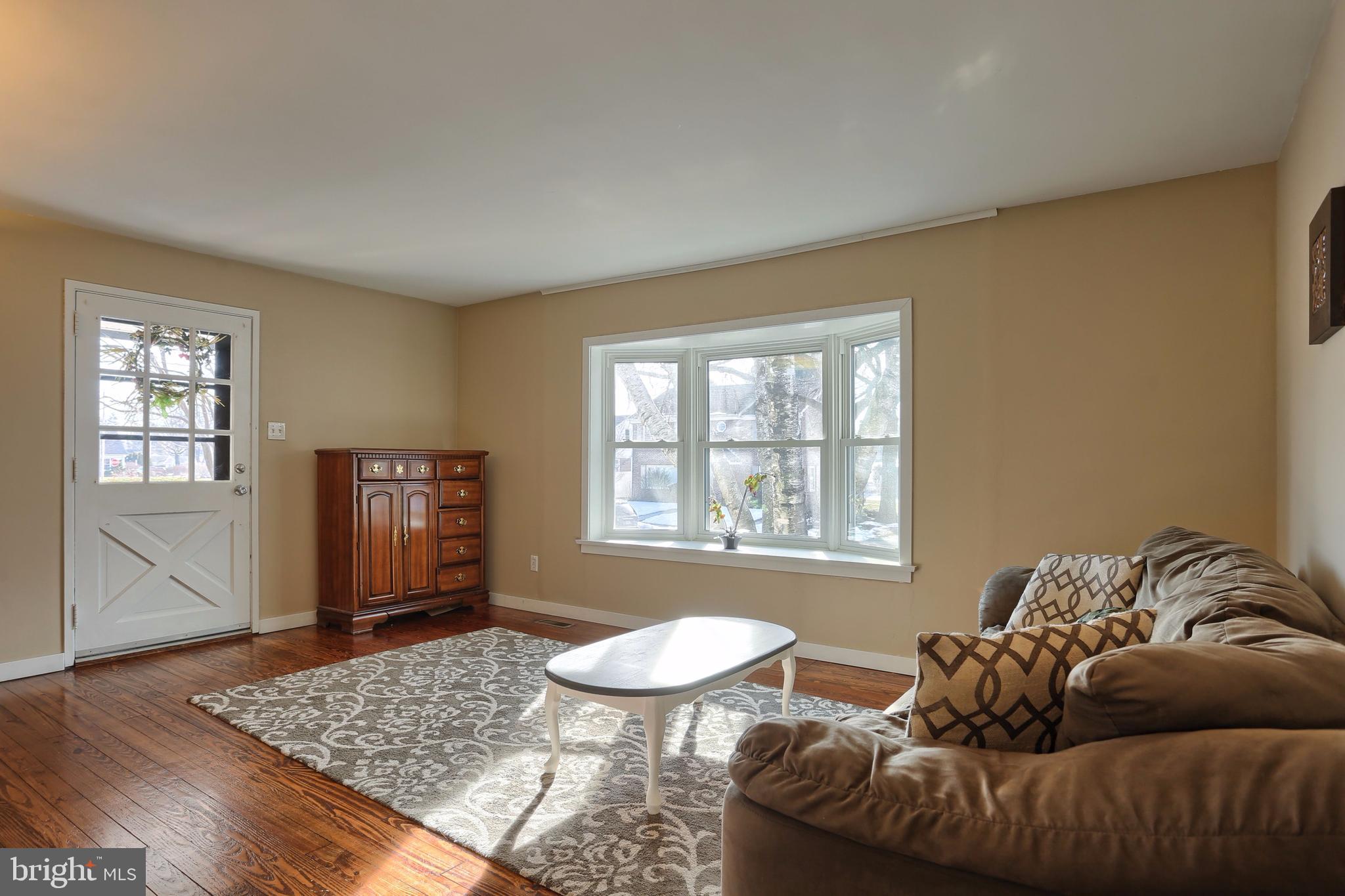 1621 Robin Road Lebanon, PA 17042 - Photo 3 of 17 Gallery Image 3