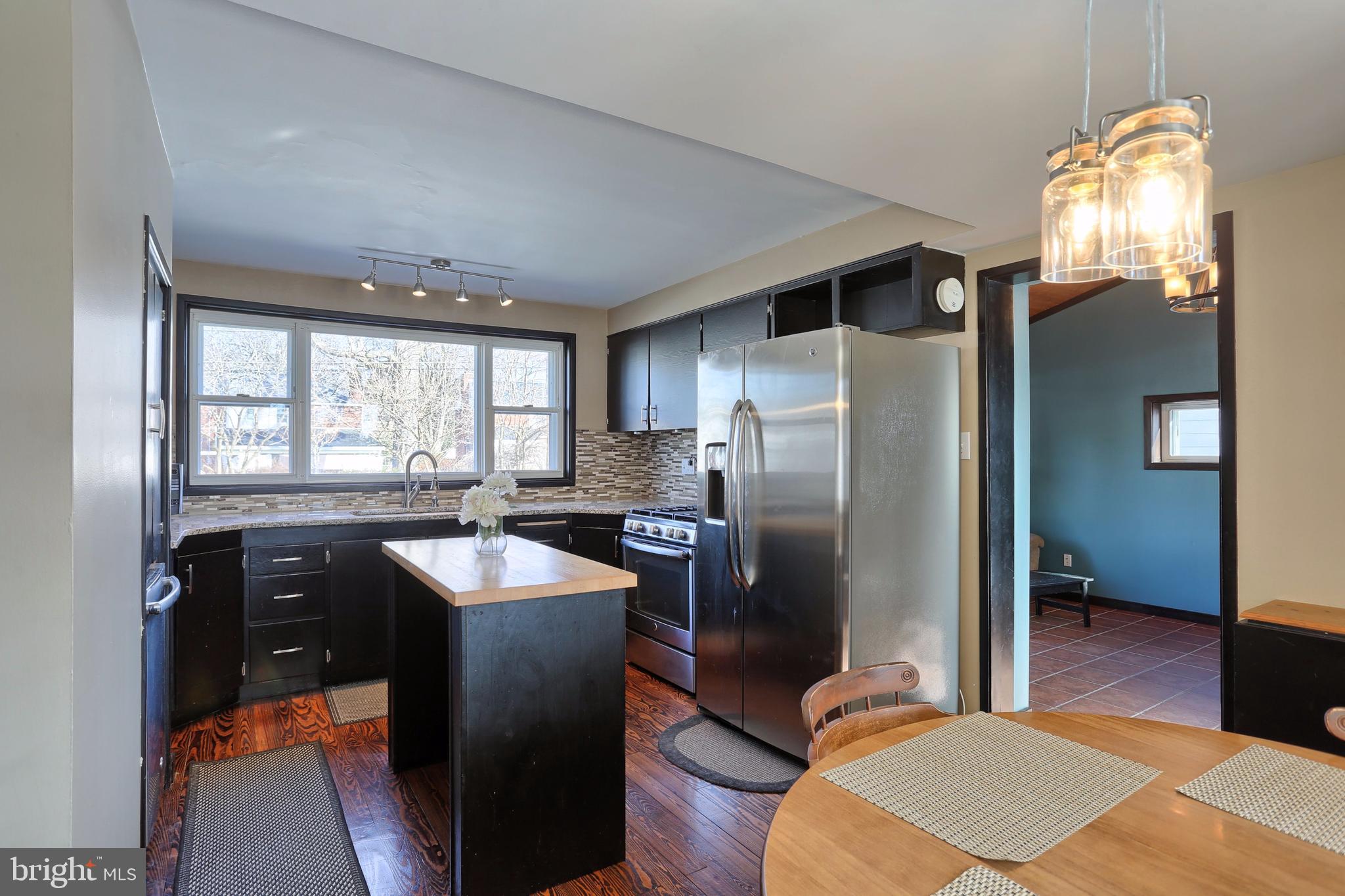 1621 Robin Road Lebanon, PA 17042 - Photo 6 of 17 Gallery Image 6