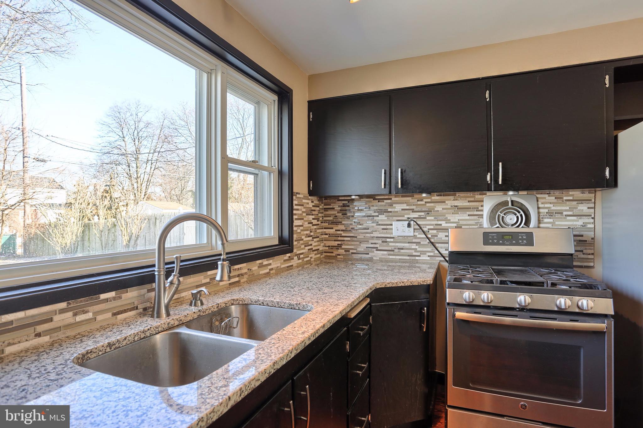 1621 Robin Road Lebanon, PA 17042 - Photo 7 of 17 Gallery Image 7