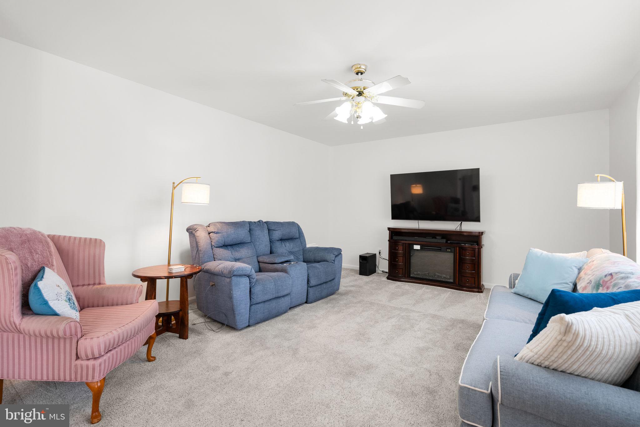 191 Midsummer Drive Frederick, MD 21702 - Photo 15 of 44 Large family room