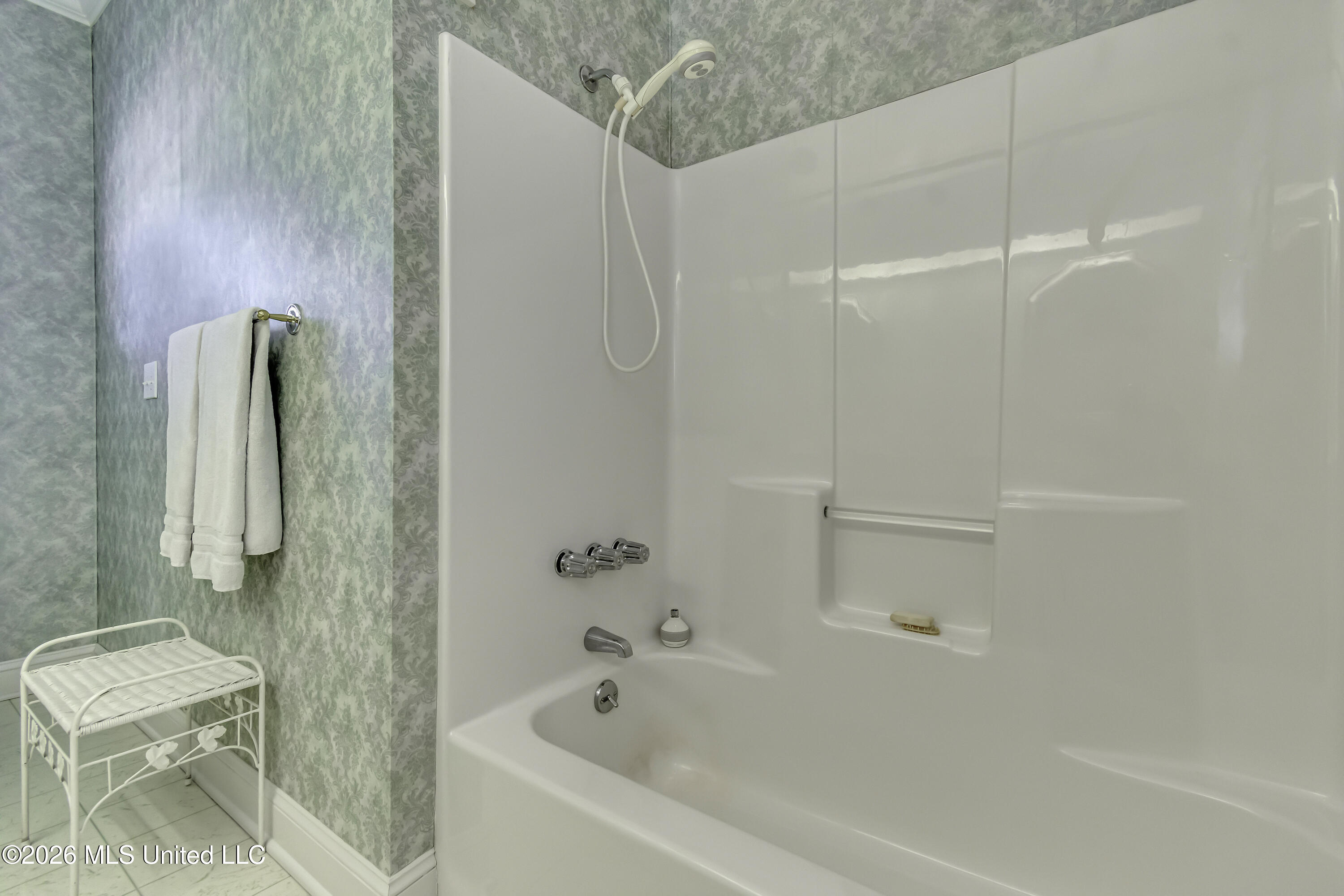 656 April Sound Pearl, MS 39208 - Photo 38 of 61 Bathroom 2