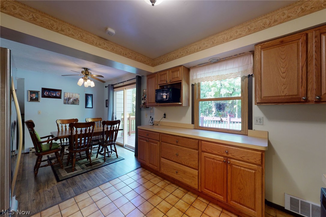 14780 Hubbard Road Burton, OH 44021 - Photo 5 of 31
