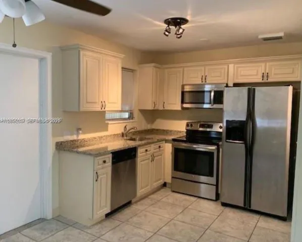 $2,000 | North Central Hollywood, Hollywood, FL 33020