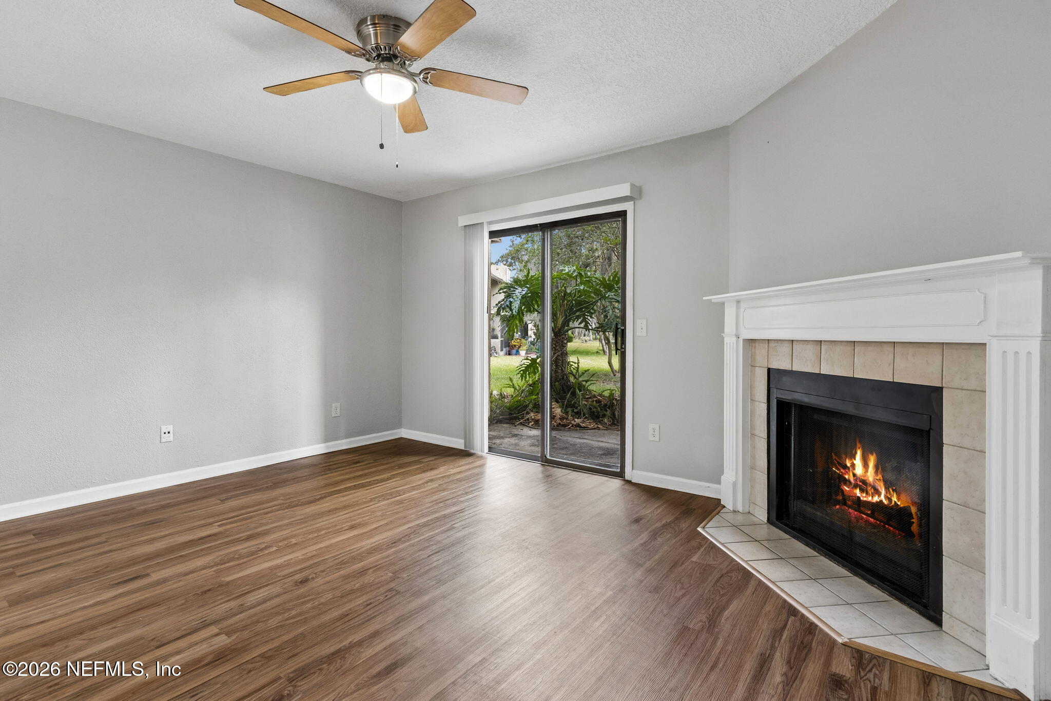 3801 Crown Point Road, Unit 1184 Jacksonville, FL 32257 - Photo 13 of 35 Great Room