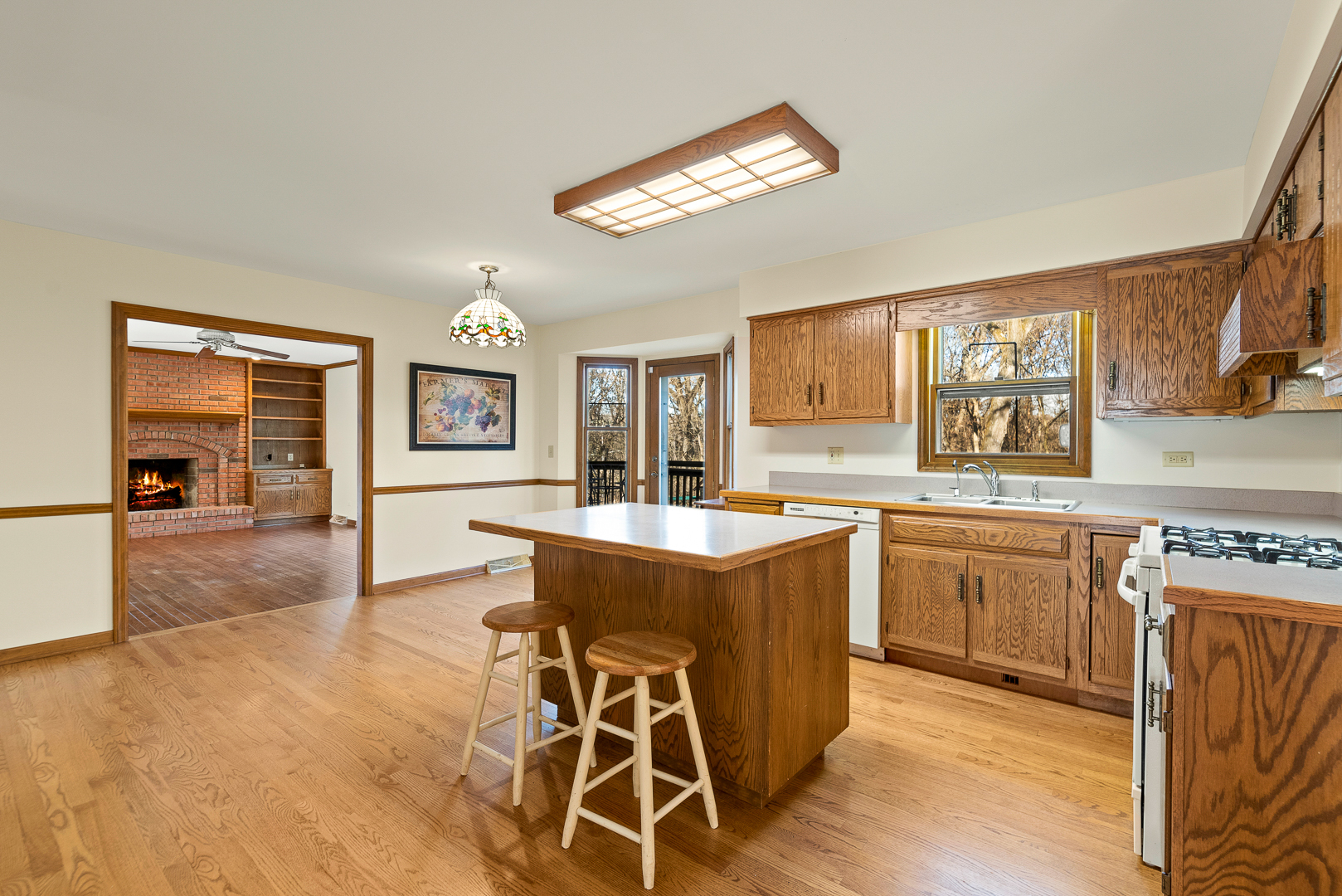 6N433 Old Homestead Road St. Charles, IL 60175 - Photo 4 of 30
