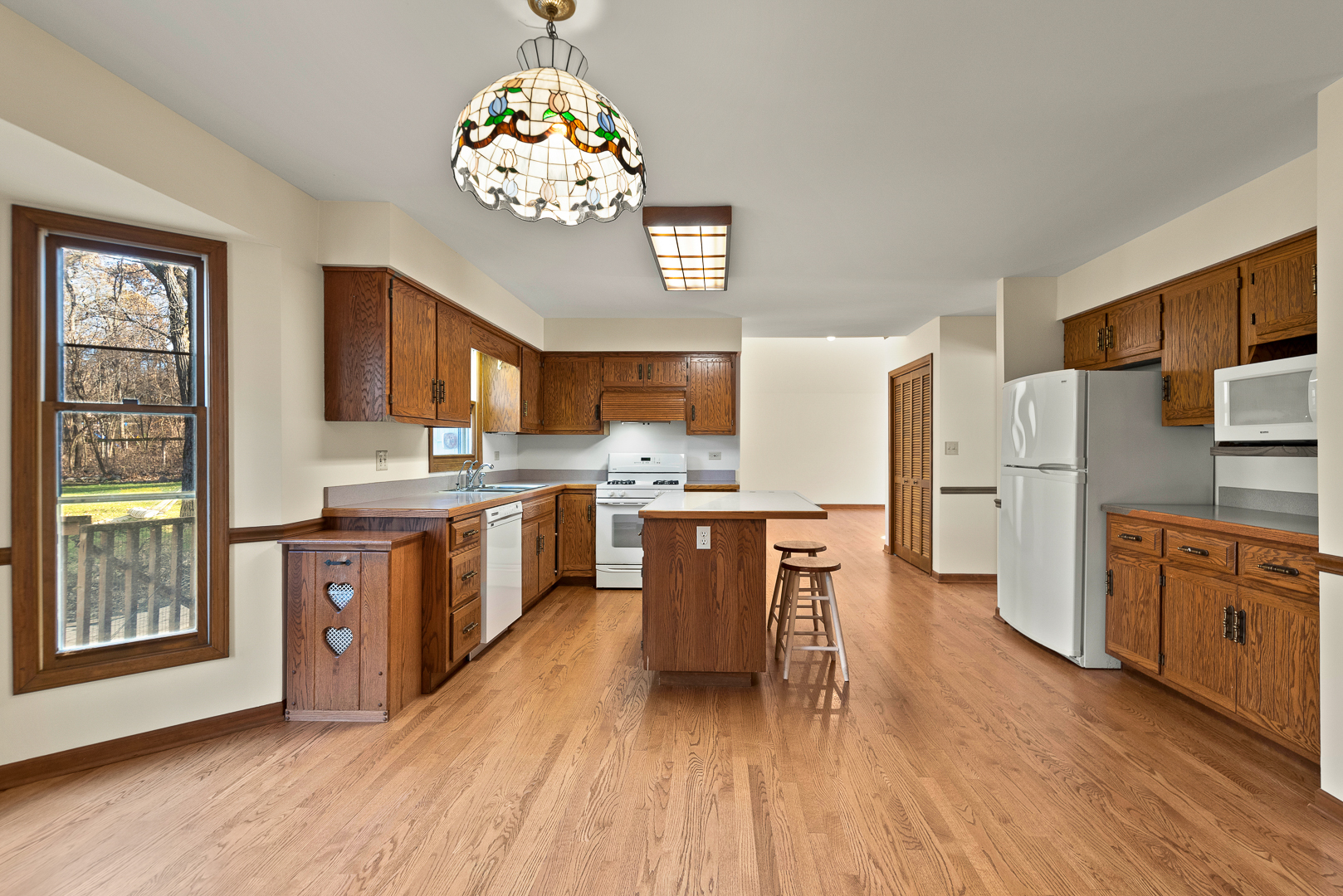 6N433 Old Homestead Road St. Charles, IL 60175 - Photo 5 of 30