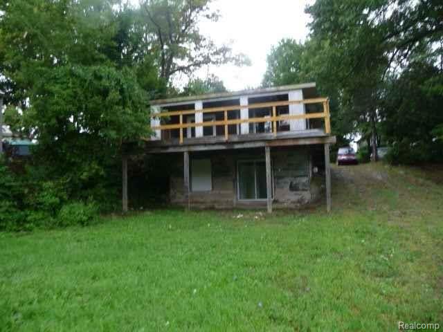 2620 Kingston Road Leonard, MI 48367 - Photo 2 of 15 2