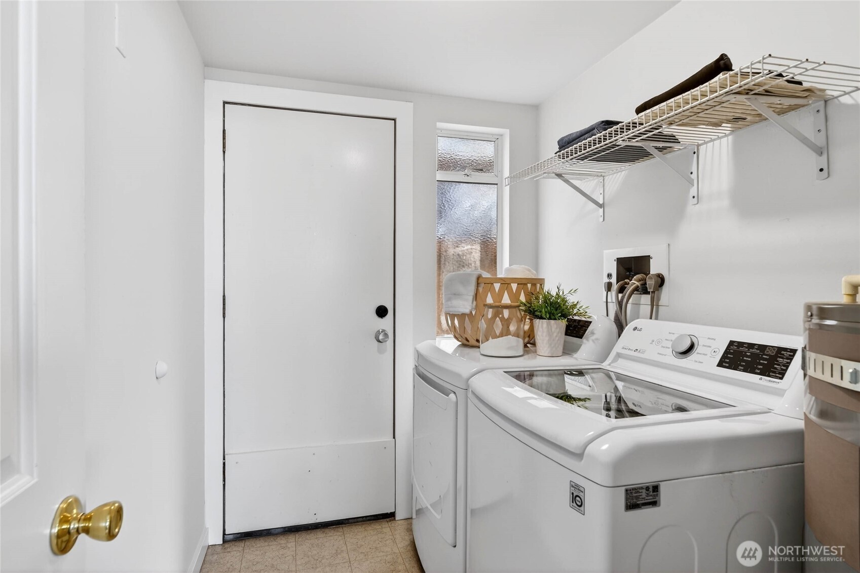 3039 61st Avenue Southwest Seattle, WA 98116 - Photo 14 of 36