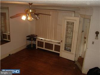 738 Wynnewood Road Philadelphia, PA 19151 - Photo 6 of 7 Living Room