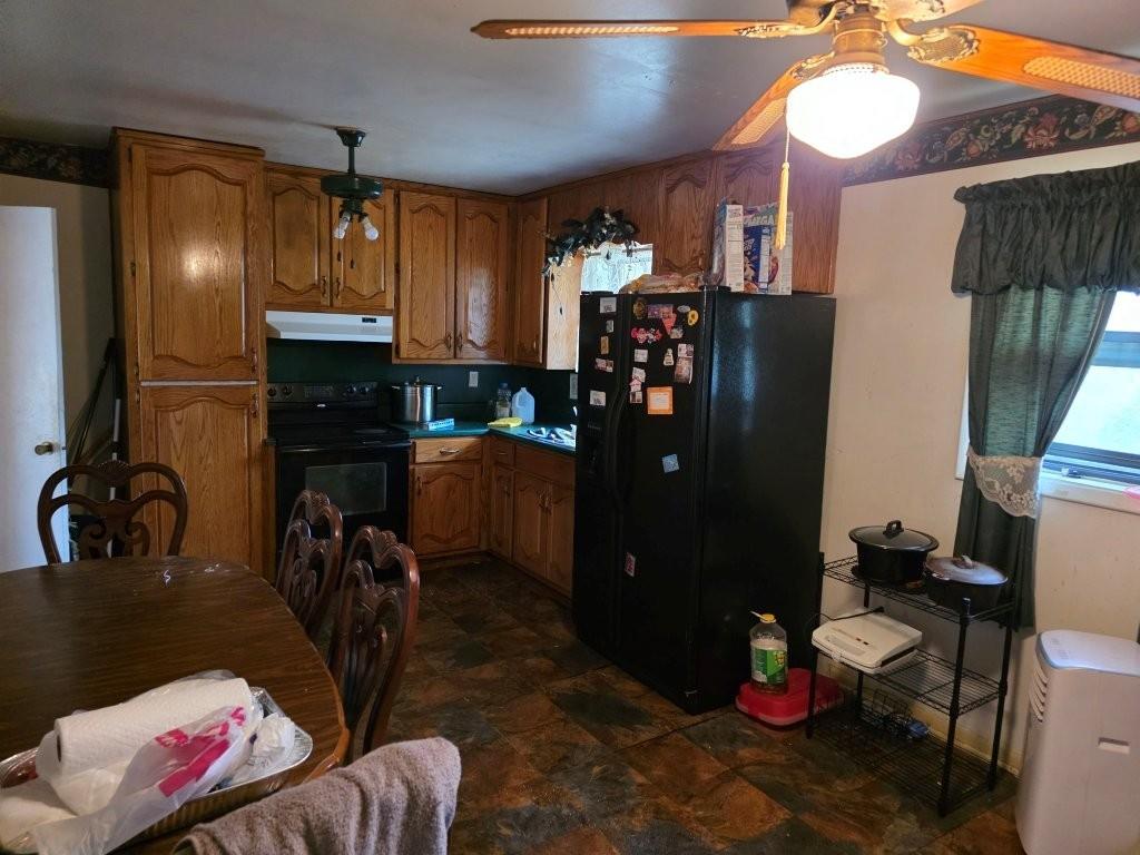 1882 Glen Echo Drive Decatur, GA 30032 - Photo 8 of 24 a view of a livingroom with furniture and entryway