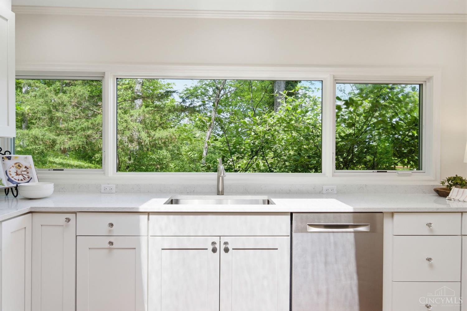 9546 Cunningham Road Cincinnati, OH 45243 - Photo 27 of 95