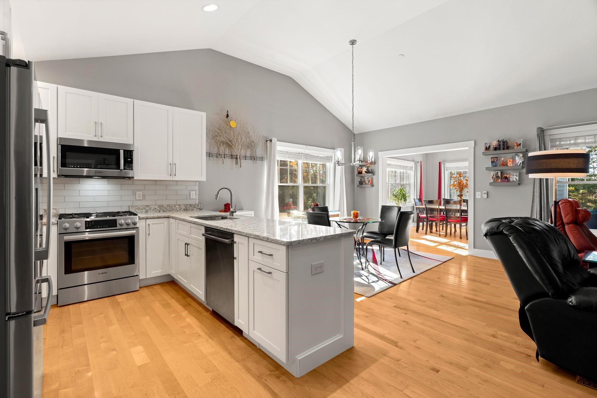 25 Dogwood Road Salem, NH 03079 - Photo 8 of 42