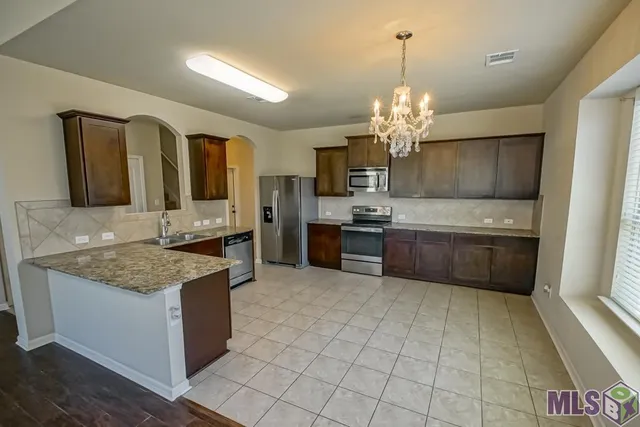 $309,999 | 10661 Braves Avenue, Denham Springs, LA 70726