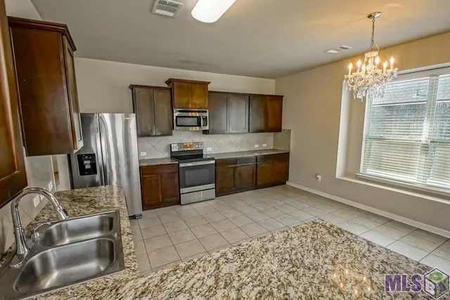 $309,999 | 10661 Braves Avenue, Denham Springs, LA 70726