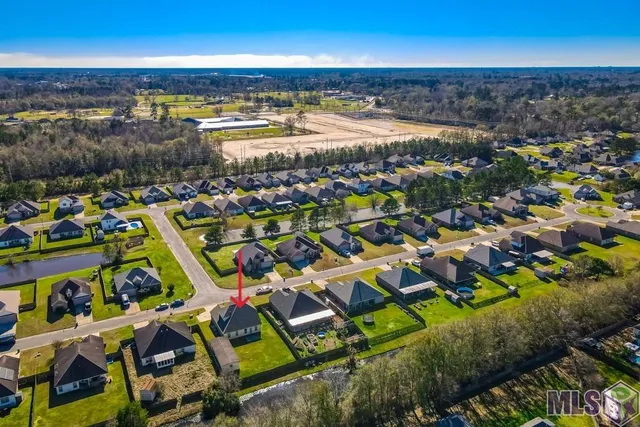 $309,999 | 10661 Braves Avenue, Denham Springs, LA 70726