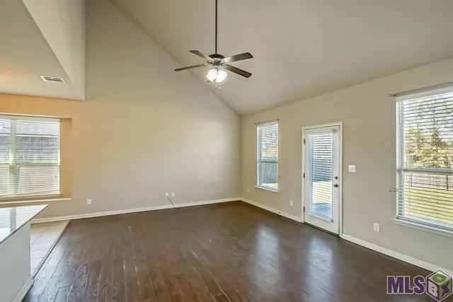 $309,999 | 10661 Braves Avenue, Denham Springs, LA 70726