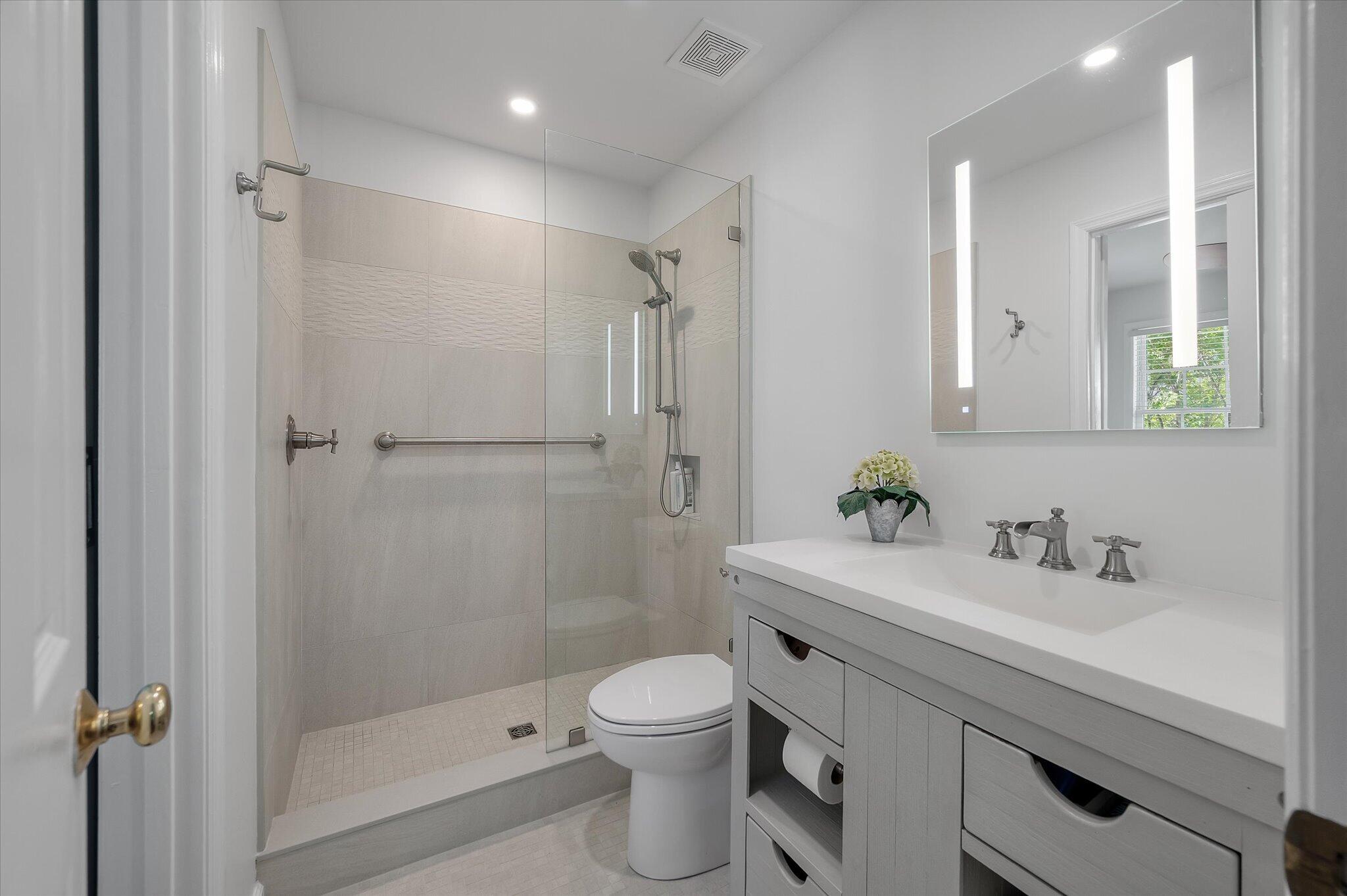 1516 Devol Street Mount Pleasant, SC 29466 - Photo 33 of 65 Main Bathroom