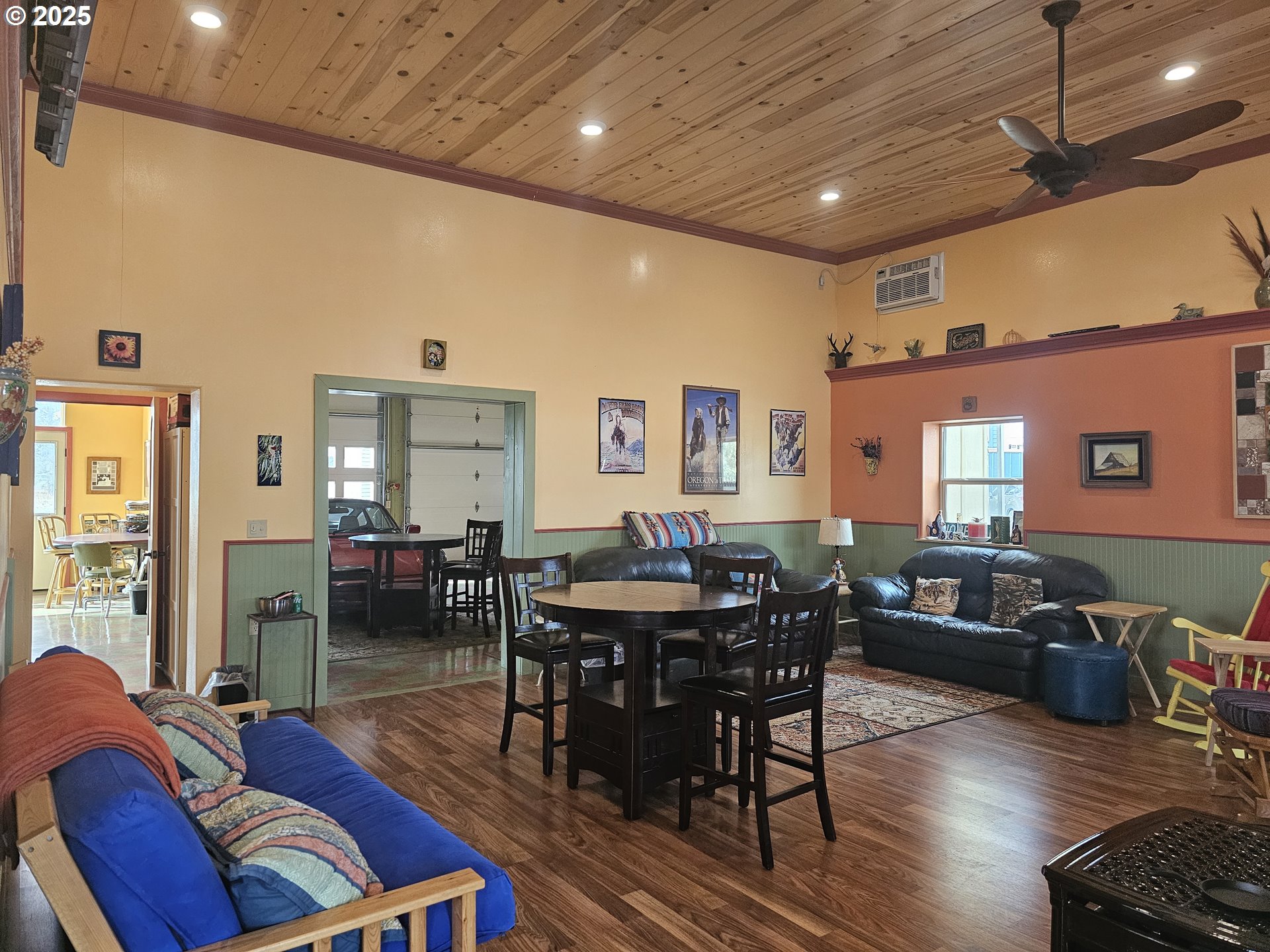 995 3rd Street North Powder, OR 97867 - Photo 10 of 28 a view of a livingroom and dining room