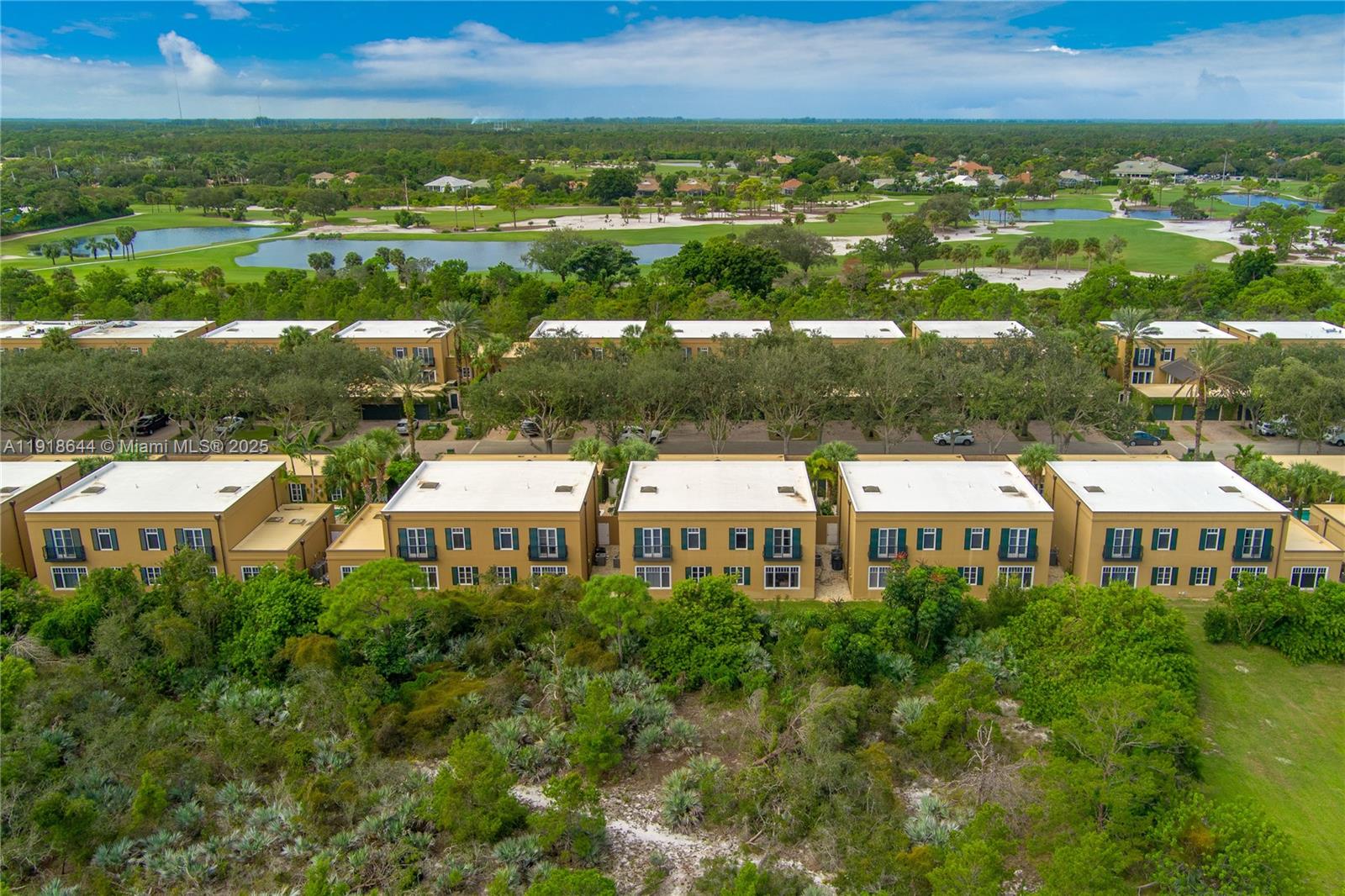 11609 Southeast Florida Avenue Hobe Sound, FL 33455 - Photo 28 of 31 a view of a city with an ocean