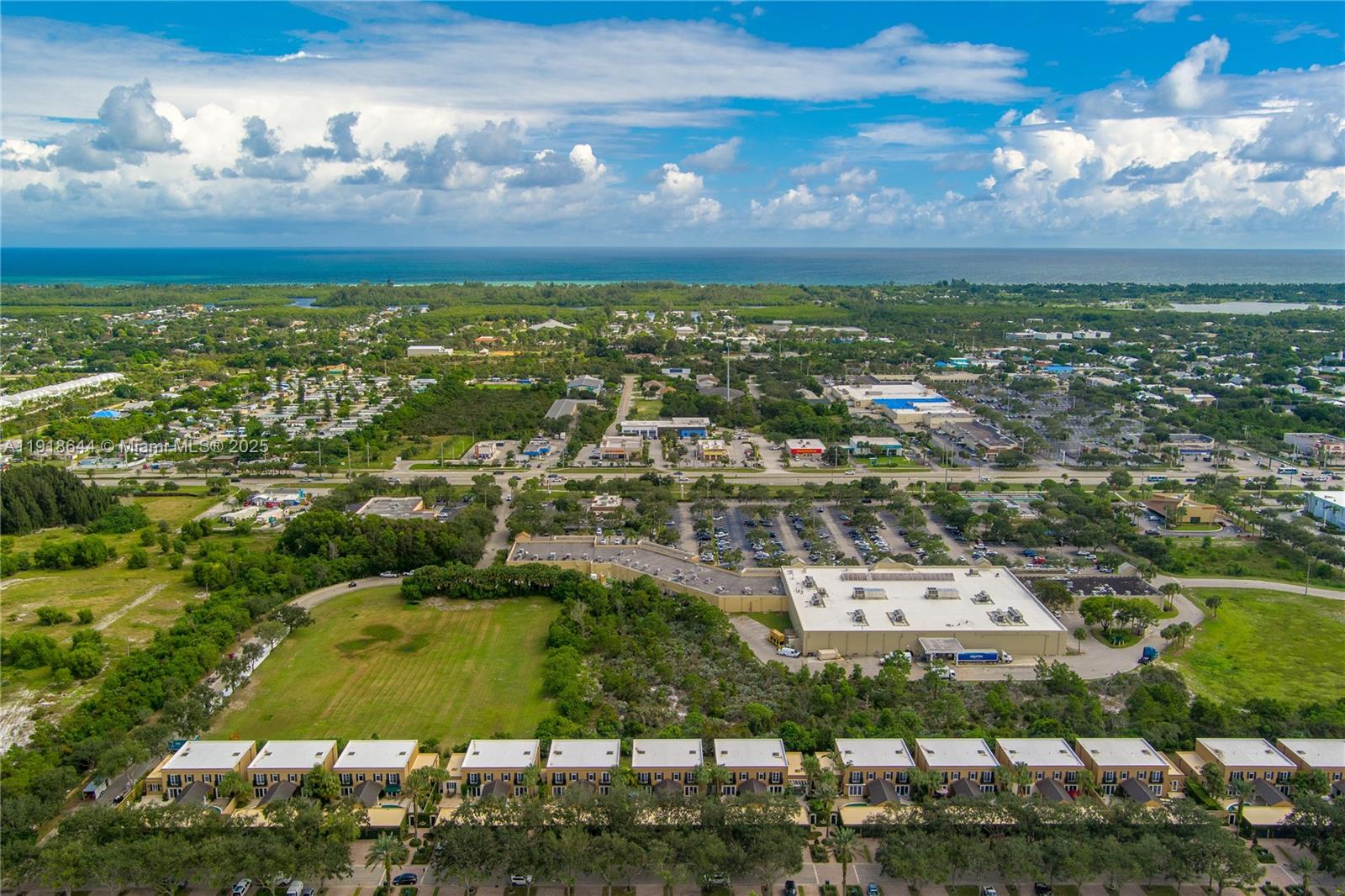 11609 Southeast Florida Avenue Hobe Sound, FL 33455 - Photo 30 of 31 a view of a city