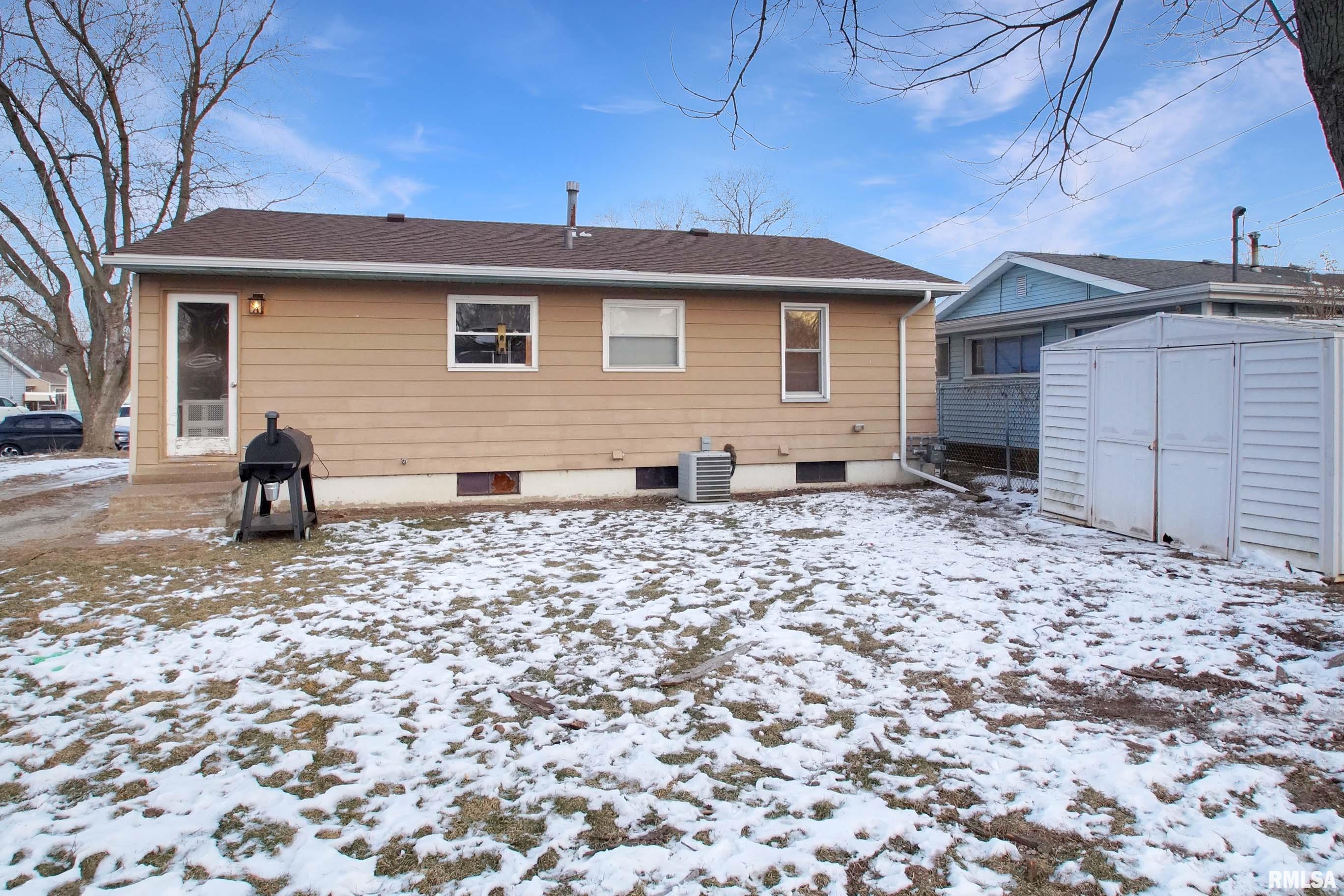 411 Capri Street Pekin, IL 61554 - Photo 3 of 19