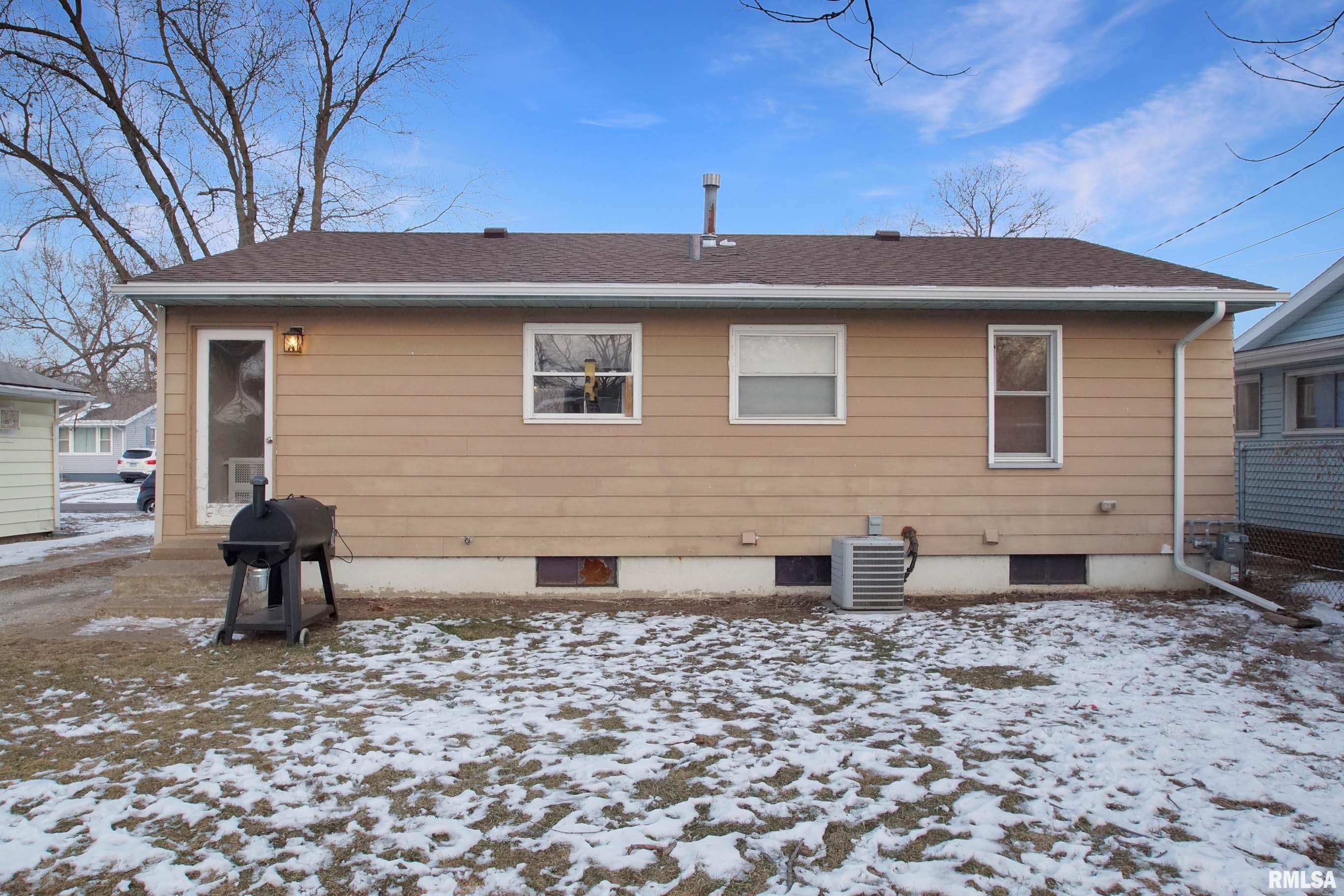 411 Capri Street Pekin, IL 61554 - Photo 4 of 19