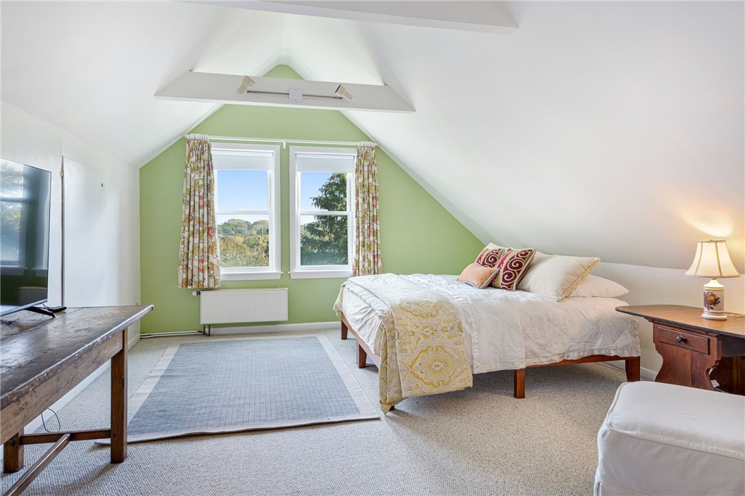 140 Connection Street Newport, RI 02840 - Photo 30 of 37 King Bed (5 of 5 BR)