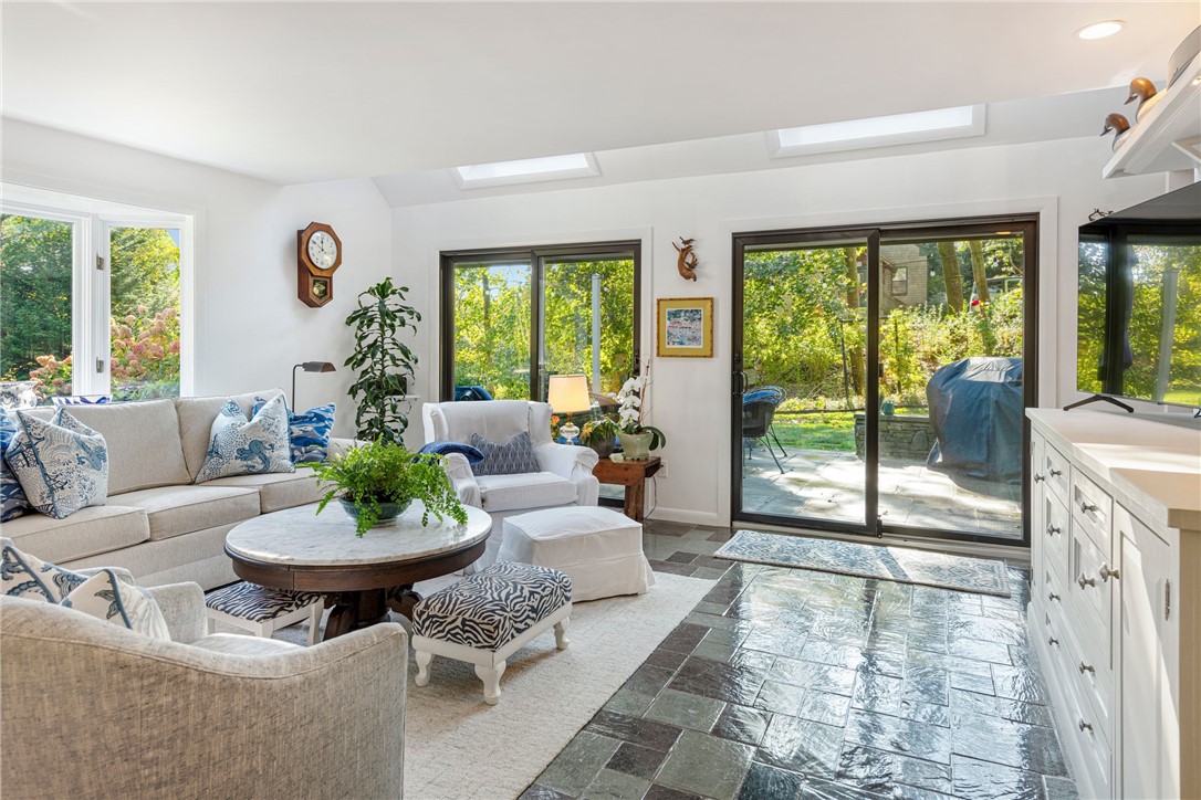 140 Connection Street Newport, RI 02840 - Photo 5 of 37