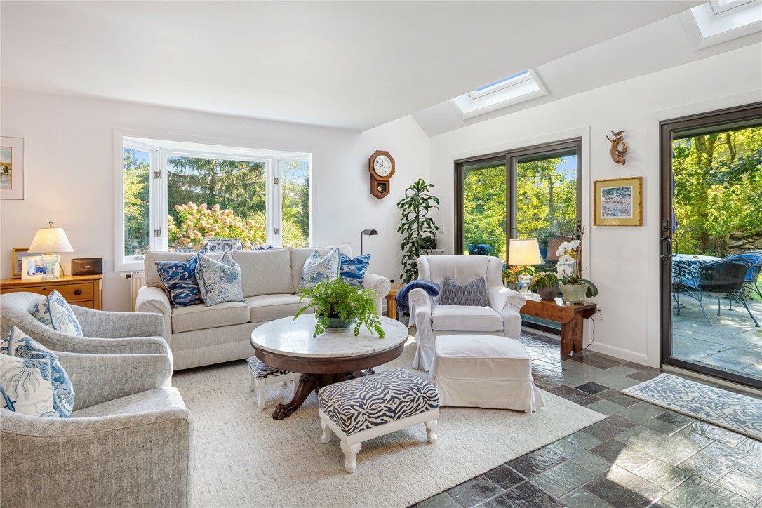 140 Connection Street Newport, RI 02840 - Photo 6 of 37