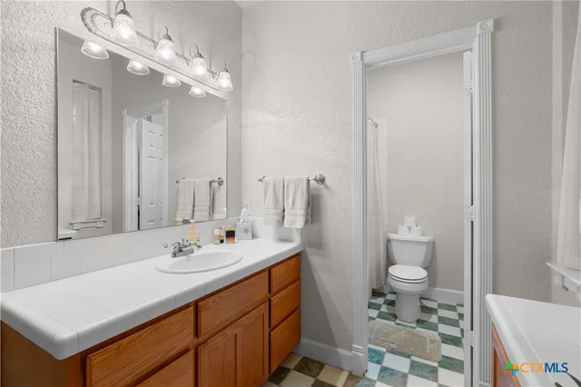 $1,300,000 | 400 Indian Hills Road, Gatesville, TX 76528