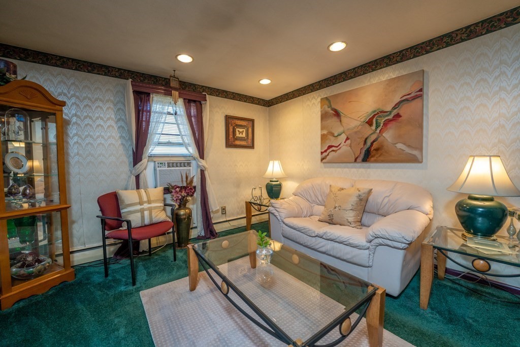 197 Shawmut Street Springfield, MA 01108 - Photo 11 of 37