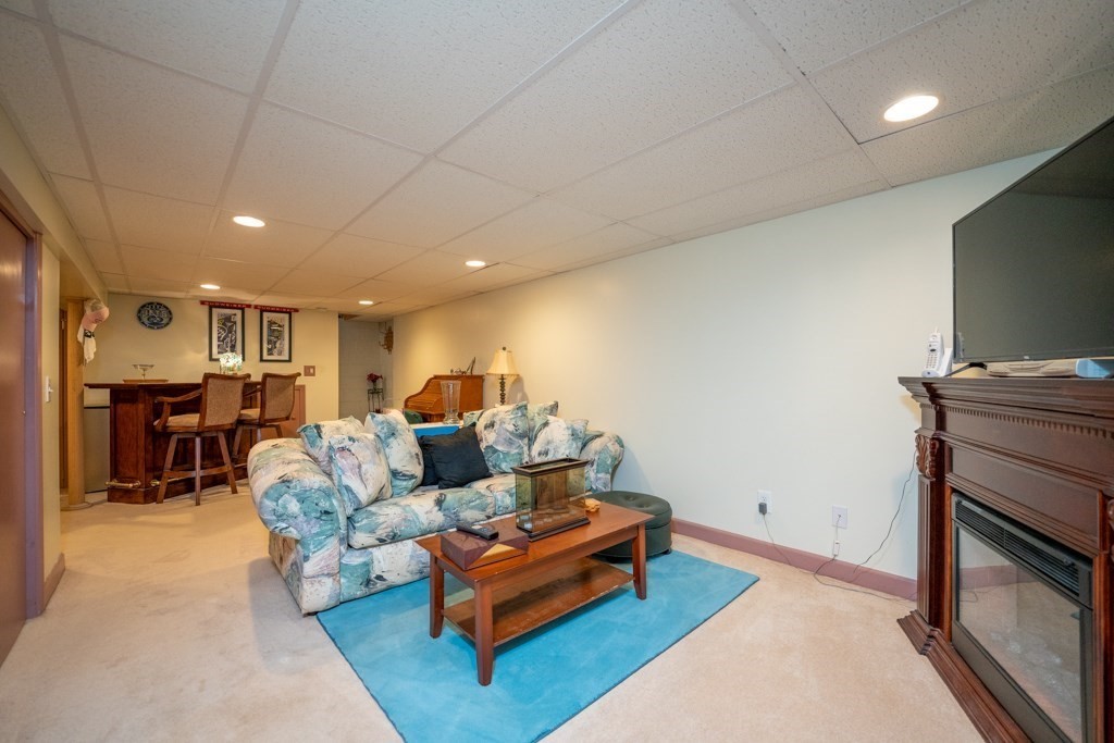 197 Shawmut Street Springfield, MA 01108 - Photo 19 of 37